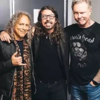 Дейв Грол (Dave Grohl) з учасниками гурту «Metallica»