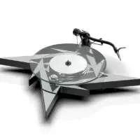 В продажу набір з 15 вінілових альбомів гурту «Metallica» зі знижкою