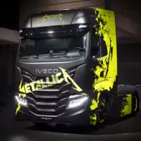 Гурт «Metallica» вирушить у літній тур з електричними та водневими вантажівками
