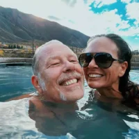 Адріана Джіллетт поділилася новим фото разом з Джеймсом Гетфілдом