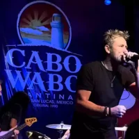 Фронтмен гурту «Nickelback» Чaд Крюгер (Chad Kroeger)